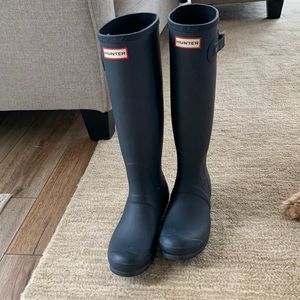 Navy tall hunter boots